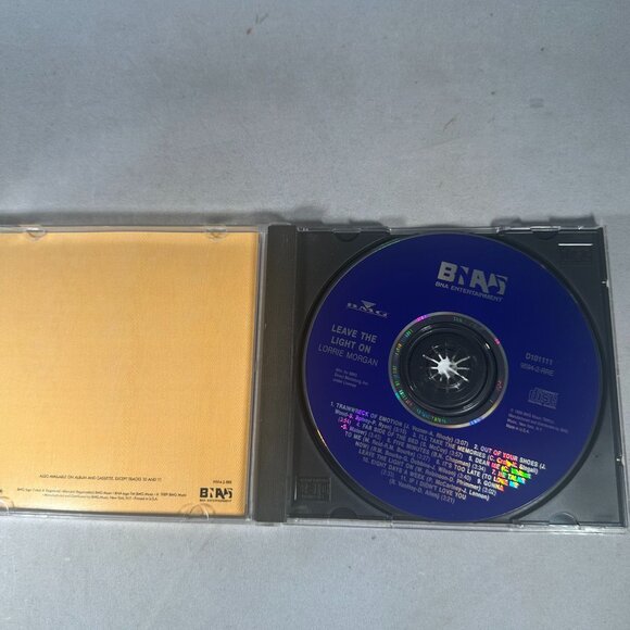 Lorrie Morgan Leave The Light On CD Country Album 1990 BMG BNA Entertainment - Picture 3 of 3